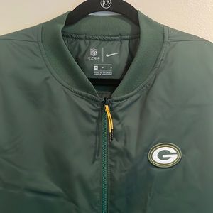 NWOT, Nike, medium, vest, NFL on-field apparel, Green Bay Packers.